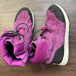 UGG® Turlock Waterproof Snow Boot Big Kids Sweet Plum, size 6