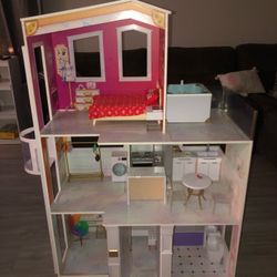 Rainbow High Doll House w/ All the Amenities 