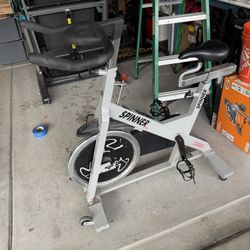 Spinner Pro Star Trac (2 Sweet Bottle Holders Included - See Photos) $90