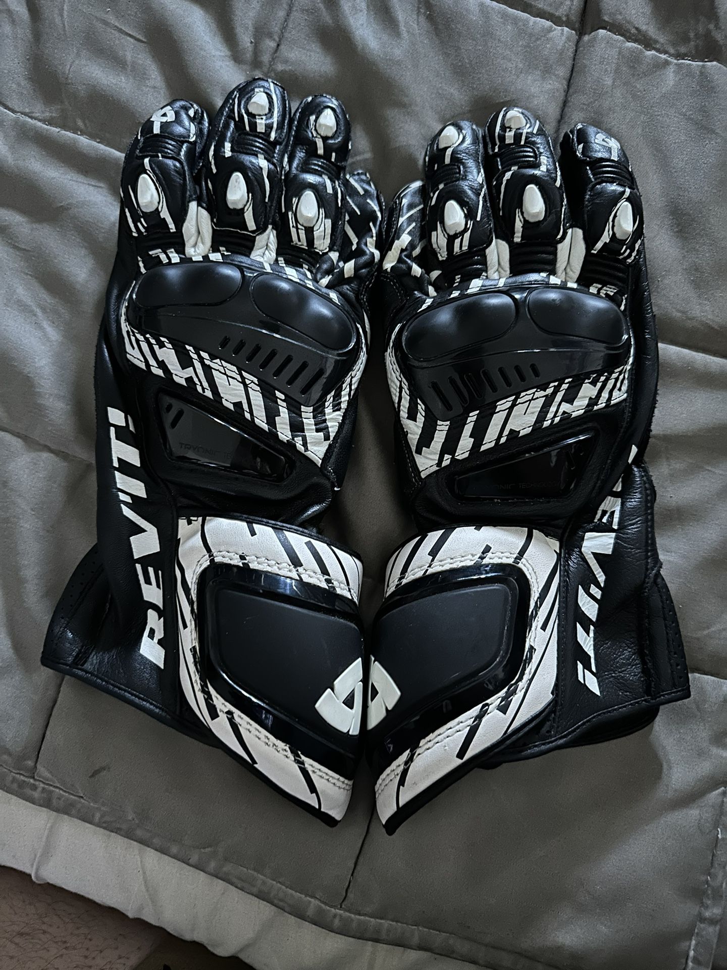 REV’IT! Quantum 2 Motorcycle Gloves