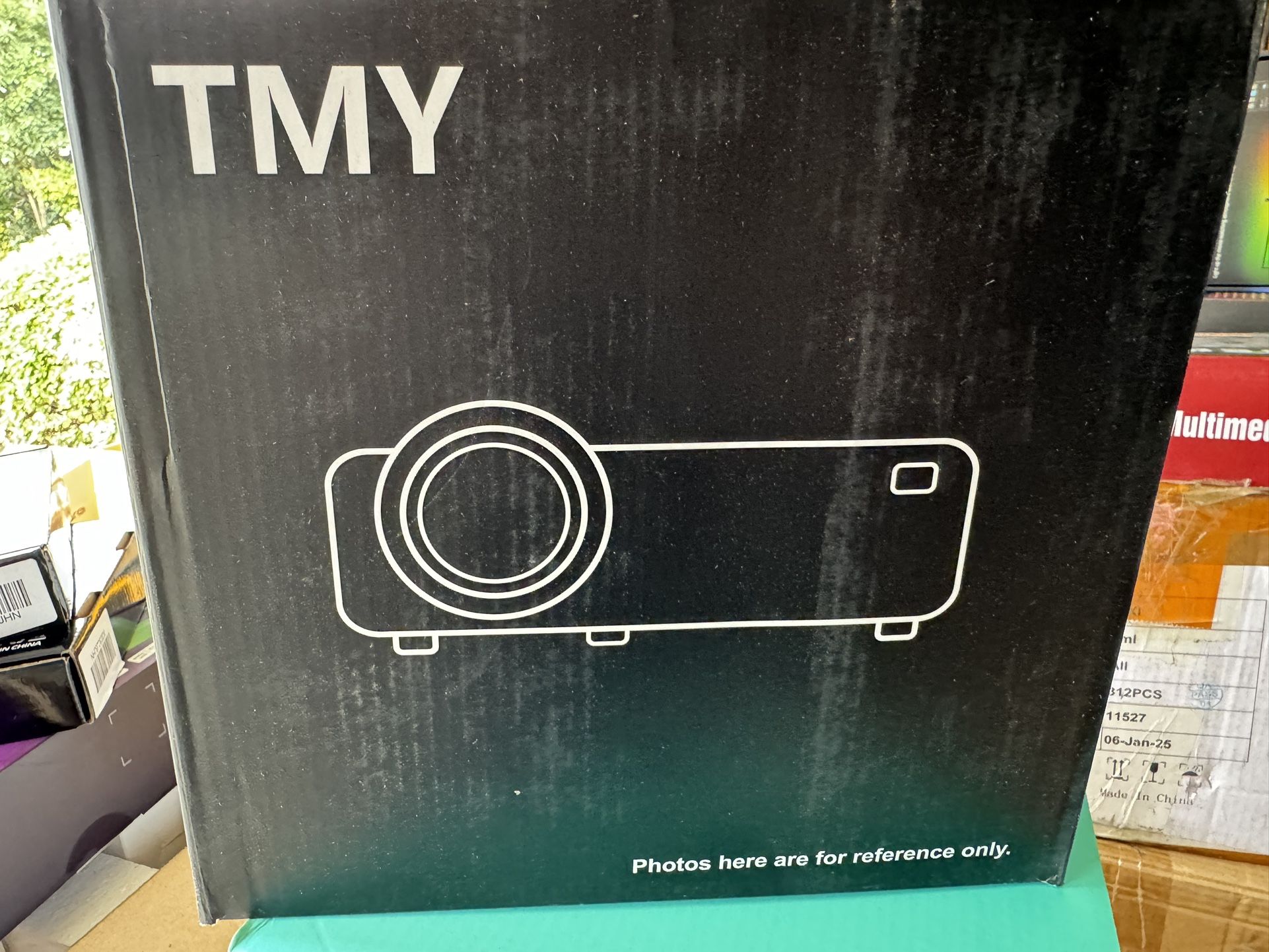 +3 The TMY PJ0321 projector is a mini projector that supports 1080P Full HD