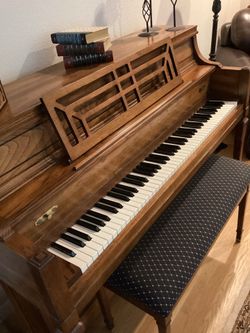Yamaha piano upright