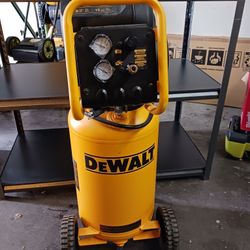 DeWalt 15 Gallon 225 PSI Compressor. New