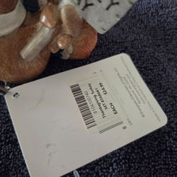 2 Thanksgiving decor pieces