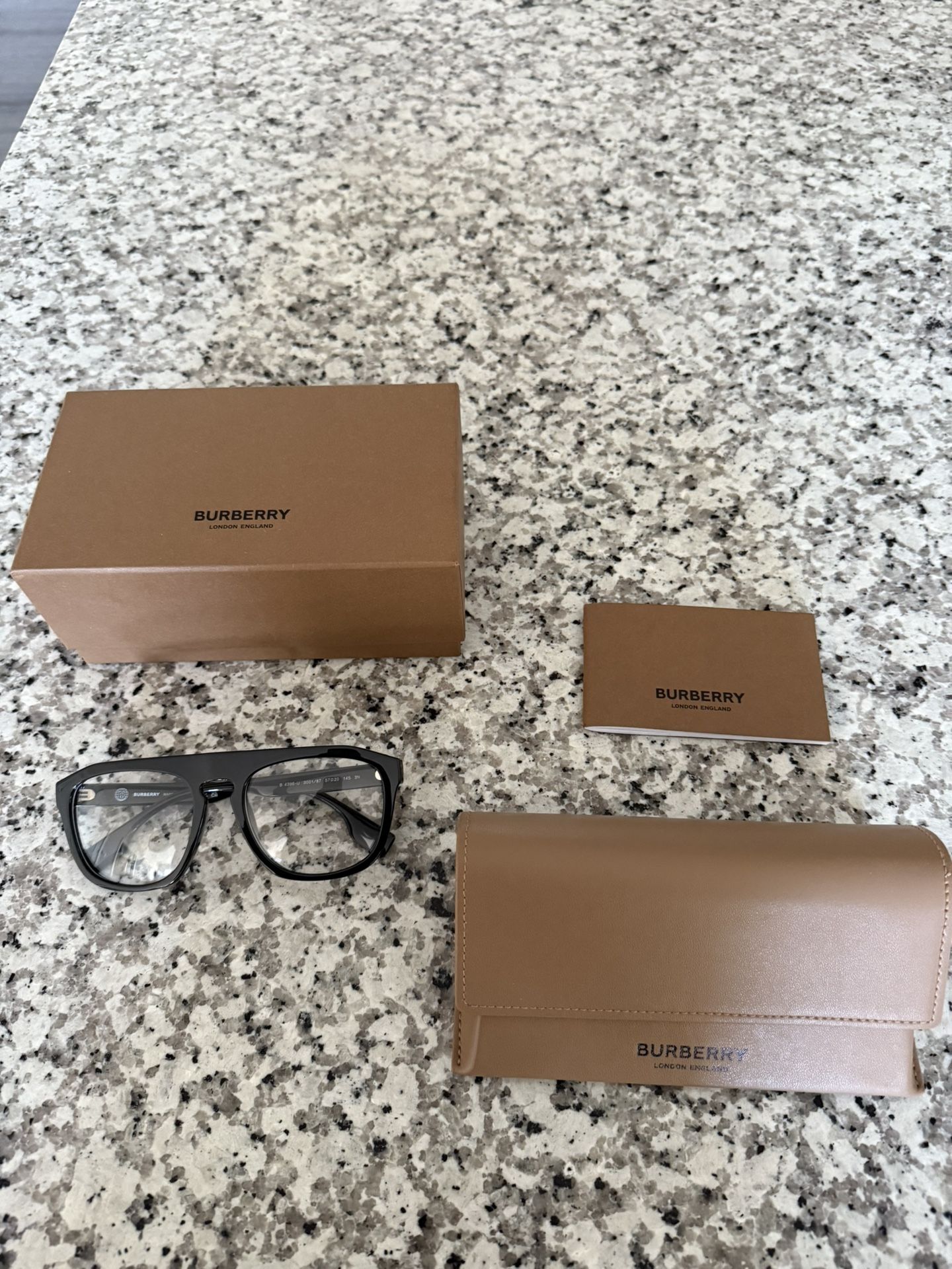 Burberry clear Lens