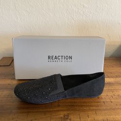 Kenneth Cole Black Flats NIB