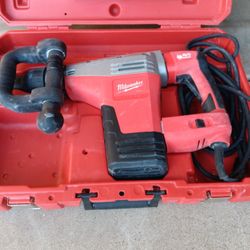 DEMOLITION HAMMER DRILL MILWAUKEE 