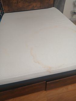Bed frame good condition