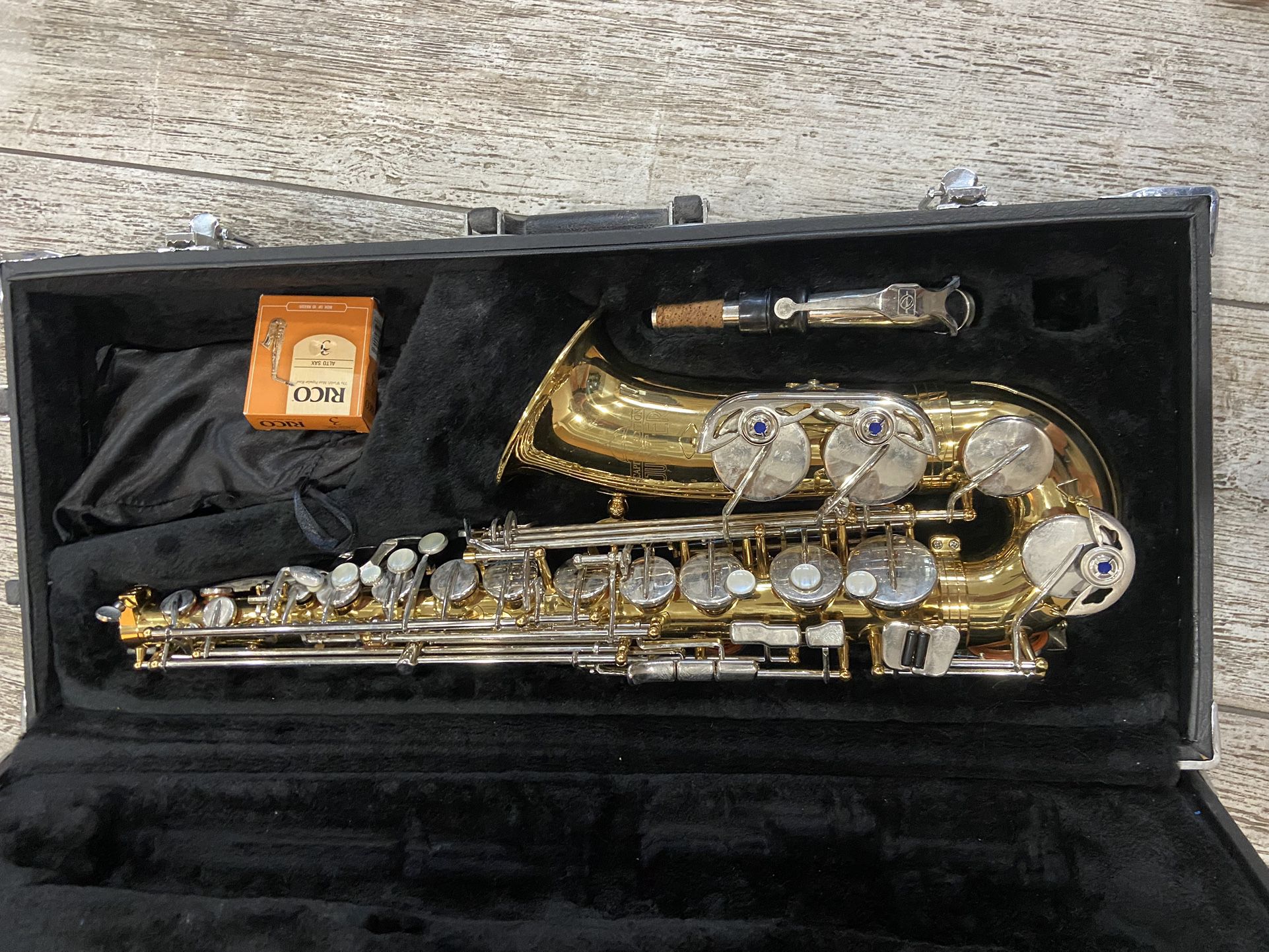 Capital Edition Jupiter Saxophone With Stand 