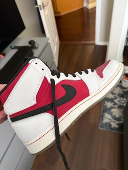 Air Jordan 1 Retro High Carmine Size 11