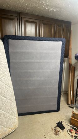 Full mattress and box spring