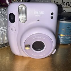 Fuji-film Instant Photo Mini 11