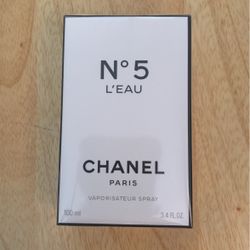 Chanel Paris. No 5 Leau