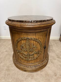 Accent table
