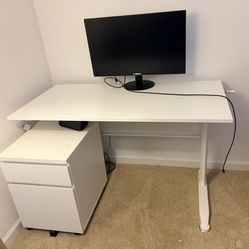 Mechanical standing desk