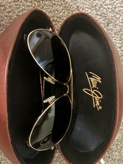 Maui Jim Aviator Sunglasses with Case