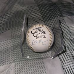 Clayton Kershaw Gold Glove Baseball PSA/dna Authenticated Los Angeles Dodgers Hall Of Fame