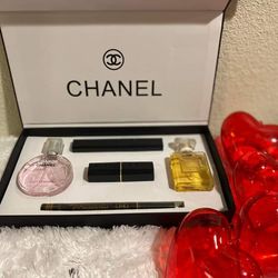 Chanel Set Of Perfume And Makeup 