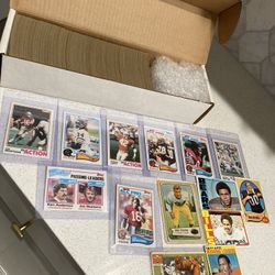 VINTAGE FOOTBALL CARDS   TONS OF Stars!!!   1982 Set (minus LT RC)