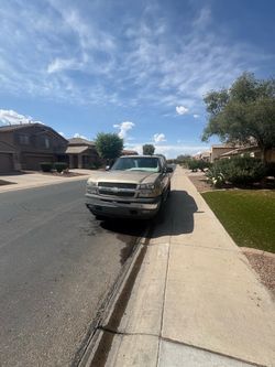 2005 Chevy avalanche v8