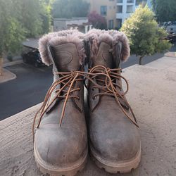Lugz Size 11 Women's Hiking Boots
