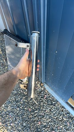Coolant overflow tank