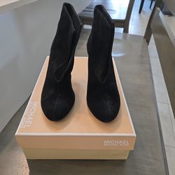 Michael Kors Black Booties Size 7m Suede