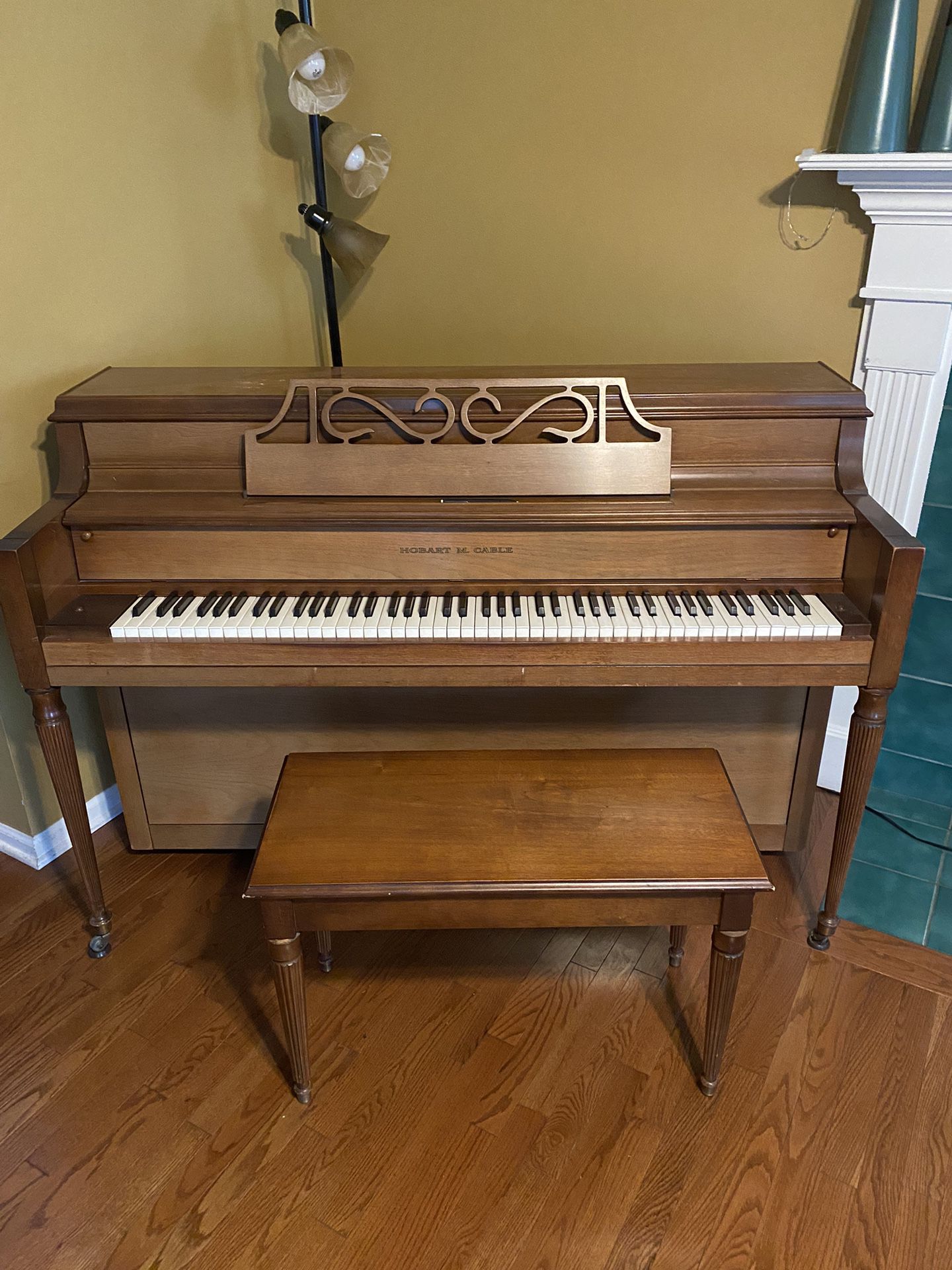 Hobart M cable piano