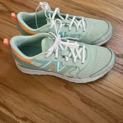 New!  New balance Size 6 Girls Tennis Shoes