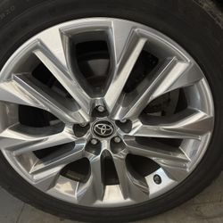 Toyota Highlander Wheel Rim 20x7.5 OEM