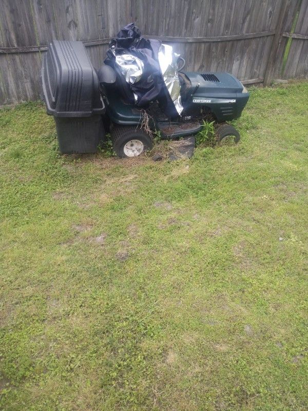 Craftsman Riding lawnmower