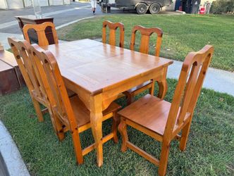 Table with 6 chairs