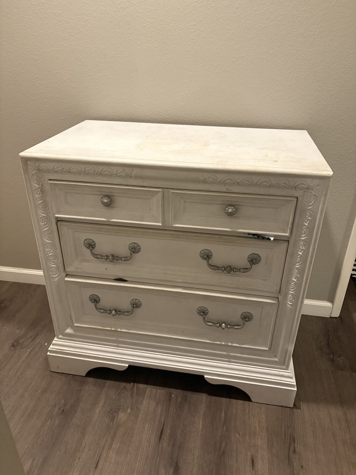 White Chest/dresser