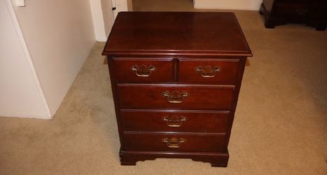 drexel heritage dresser/ night stand