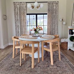 4 wood dining chairs 