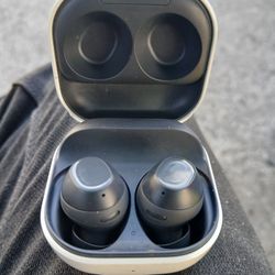 Samsung Galaxy Earbuds FE with ANC (active noise cancelation)