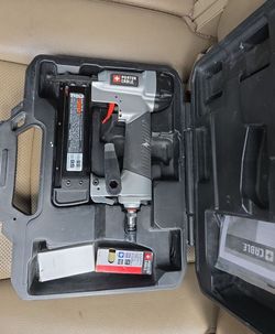 PORTER CABLE PIN NAILER MOD# PIN 138 WITH CASE