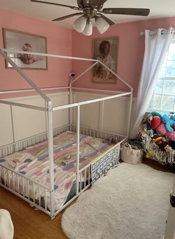 Floor bed frame
