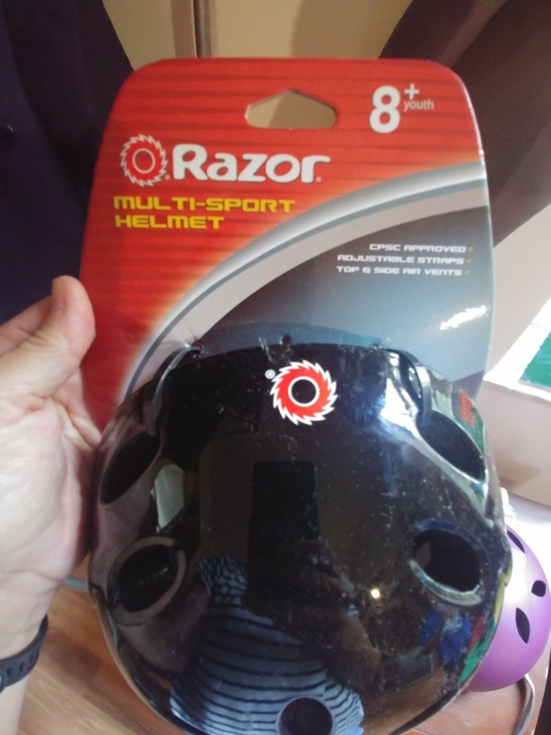 New bike helmet - Razor Black