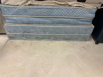Two twin mattress with the boxes