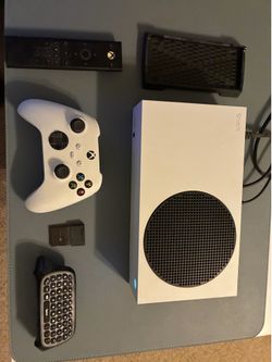 Xbox Series S 512 GB w/ external 1 TB storage