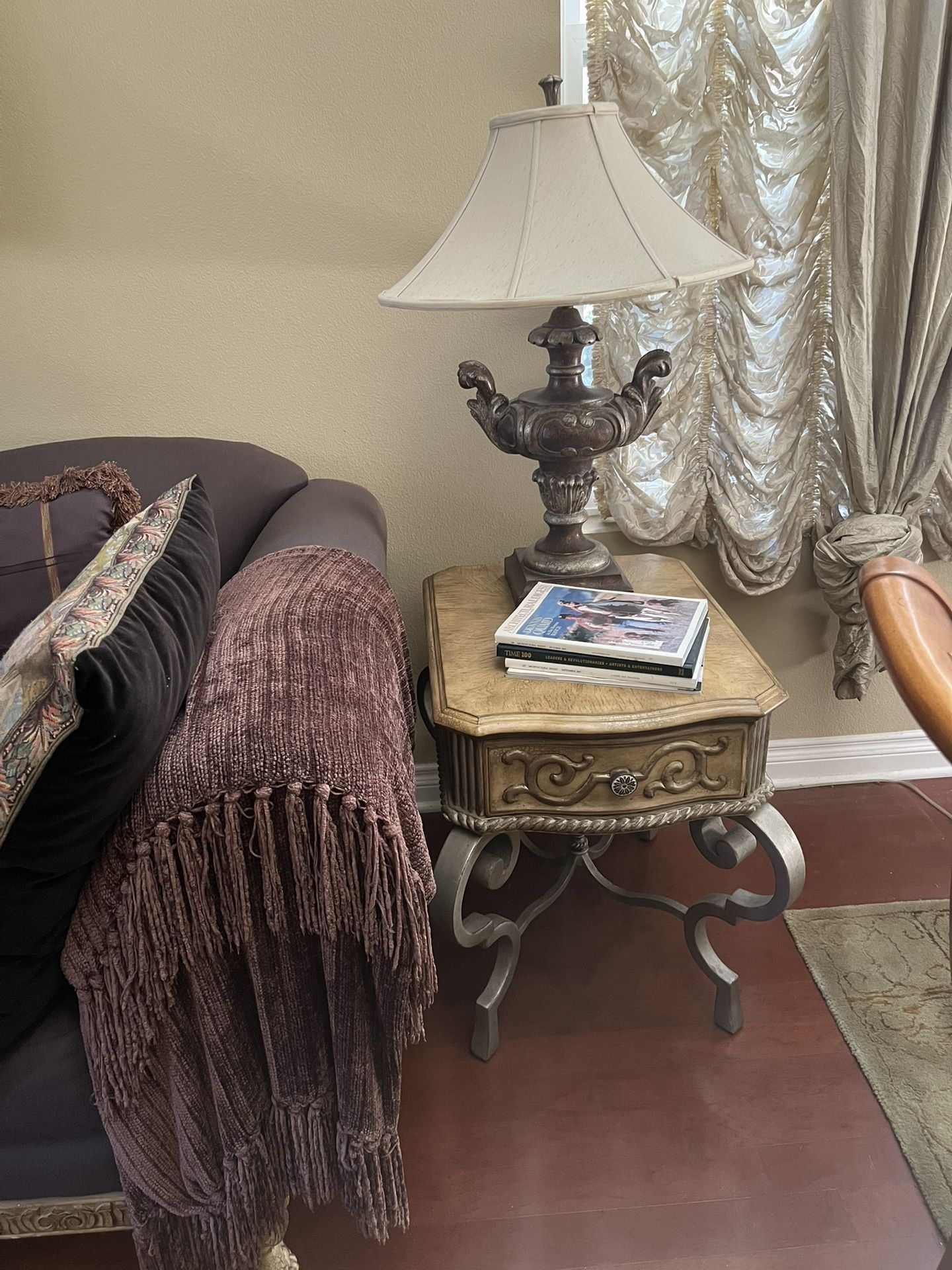 Accent Table /End Table