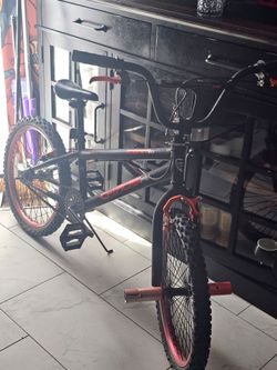 2 bmx bikes