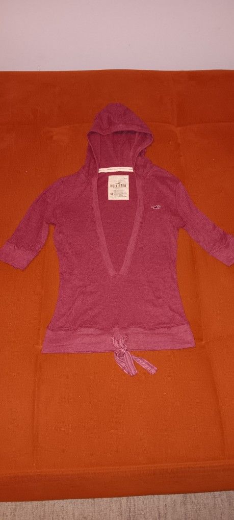 Hollister Woman's Hoodie Size Medium $15.00