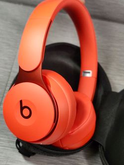 🎧 Beats Solo Pro On Ear Wireless Headphones - Red - Lightly Used - In Great Condition