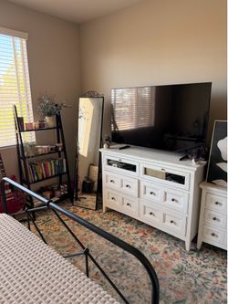 White Dresser Set