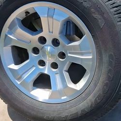 Wrangler Goodyear 275/65R18 with rims