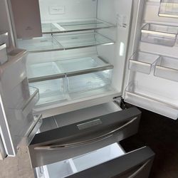 FRIGIDAIRE REFRIGERATOR