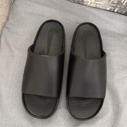 Men’s Nike Slides Size 11