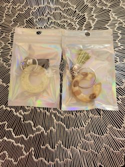 Letter C resin keychains
